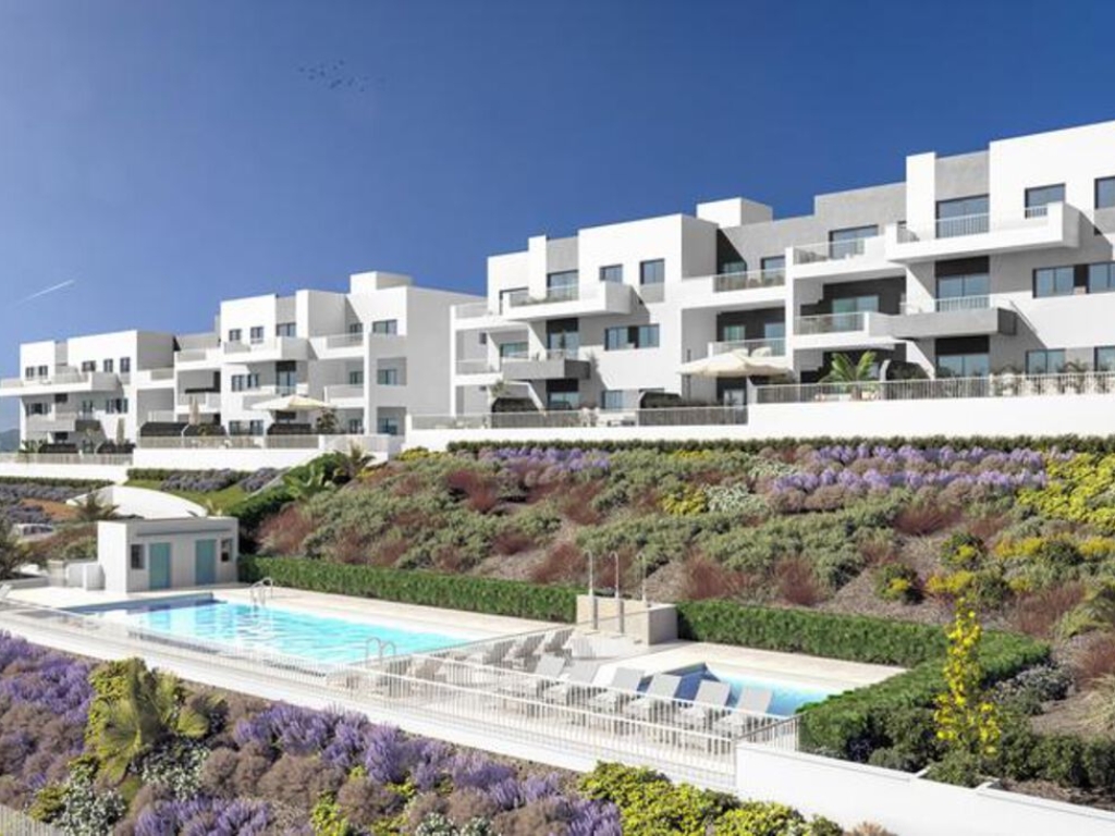 3 Bedroom 2 Bathroom Apartment in Benalmádena