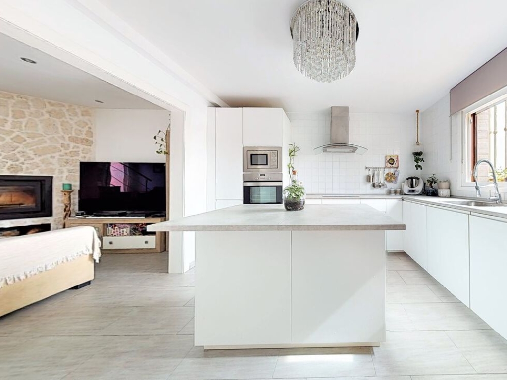 4 Bedroom 2 Bathroom Villa in Guadiaro