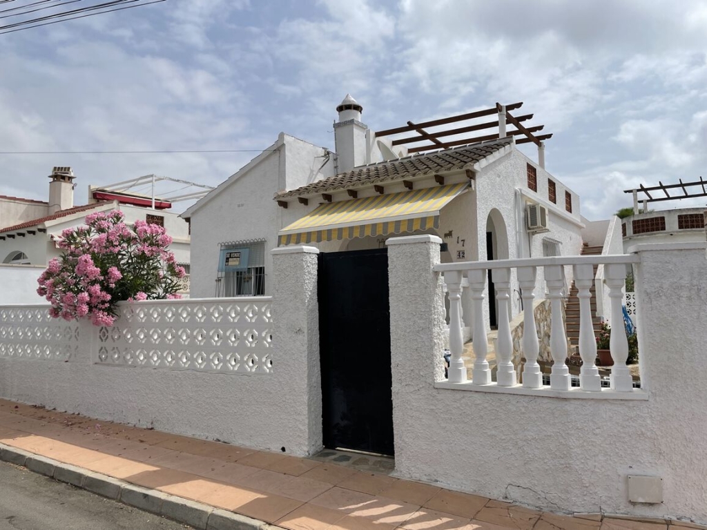 2 Bedroom 1 Bathroom Villa in Eagles Nest