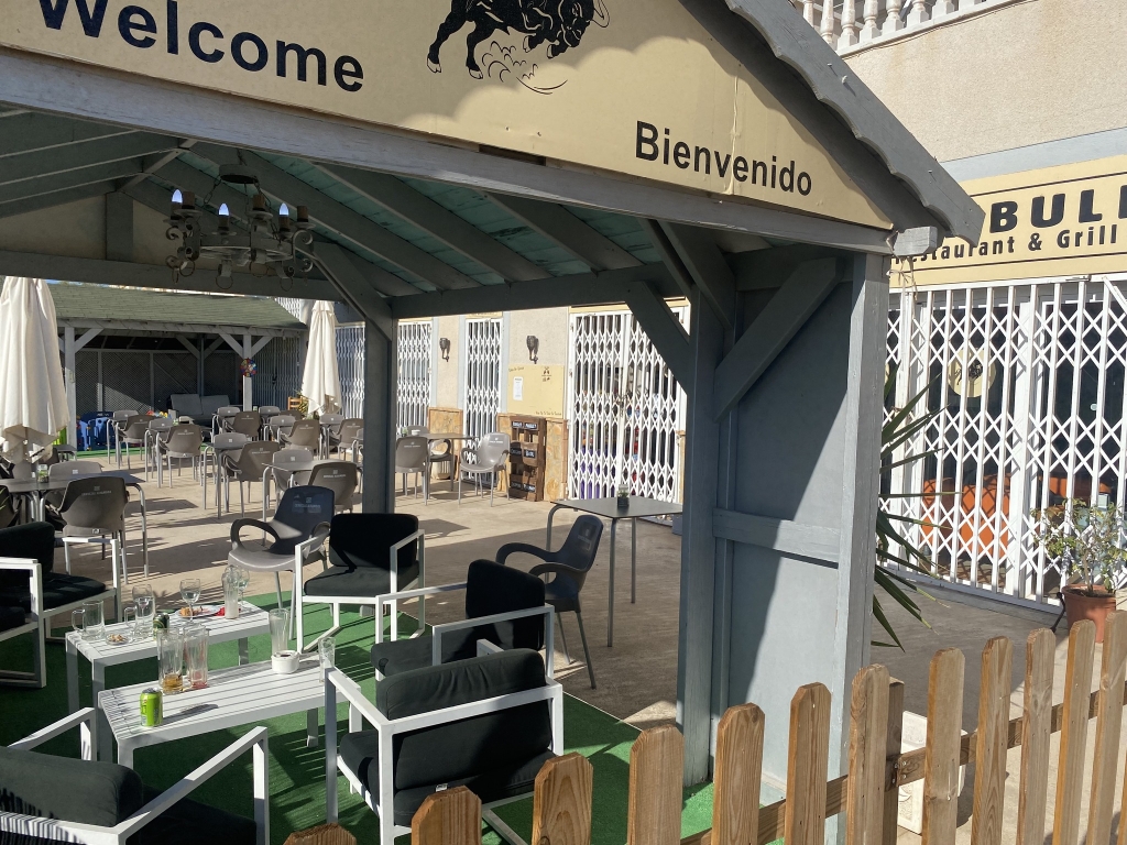 3 Bathroom Business - Commercial in San Miguel de Salinas
