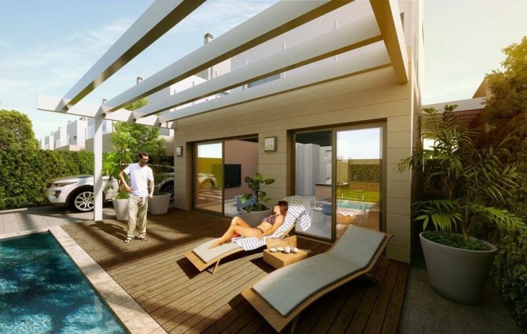 3 Bedroom 3 Bathroom Villa in Los Alcazares