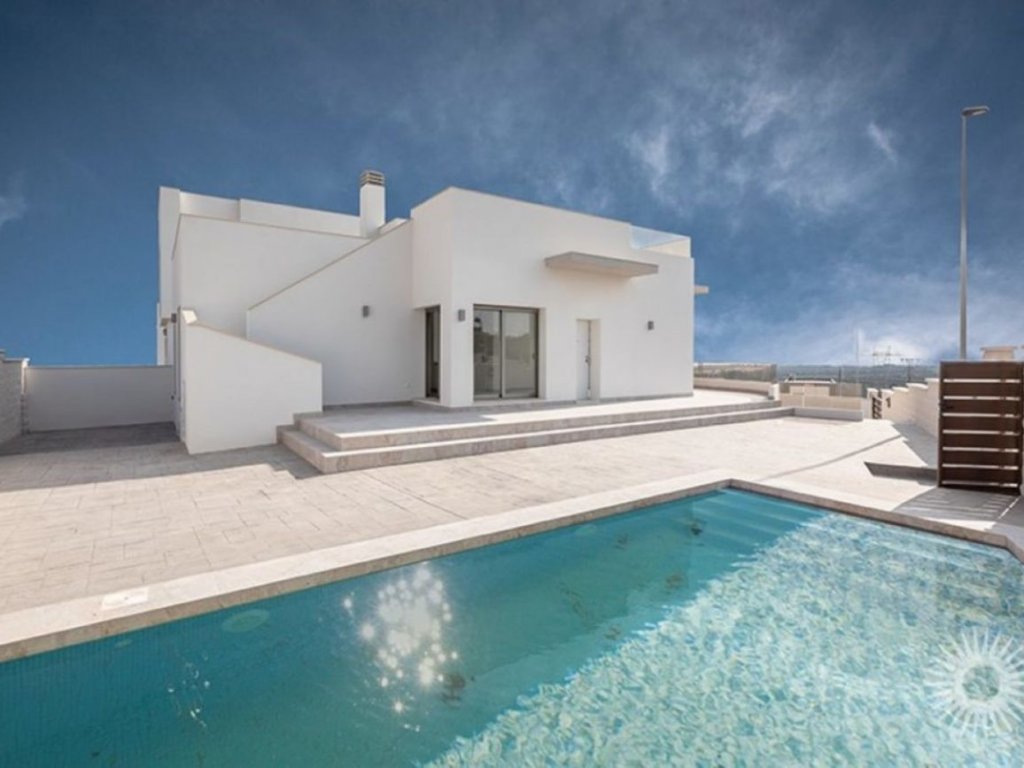 3 Bedroom 2 Bathroom Villa in San Miguel De Salinas
